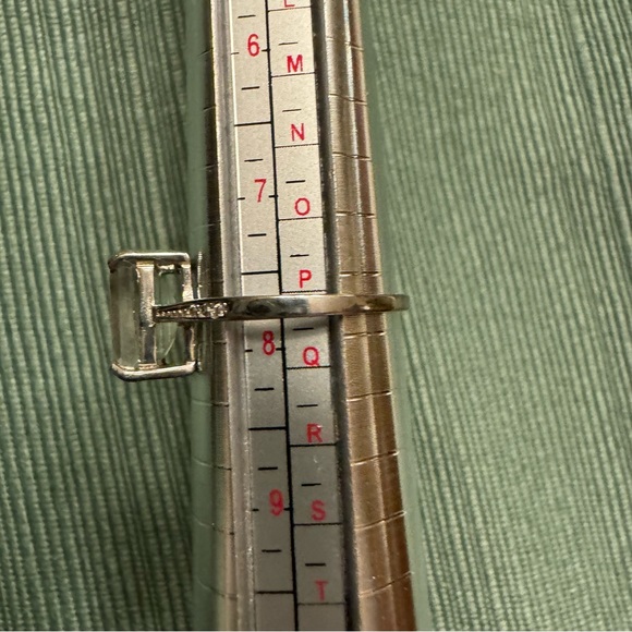 925 Sterling Silver and Aquamarine (?) Emerald Cut Ring with side stones - Picture 8 of 9